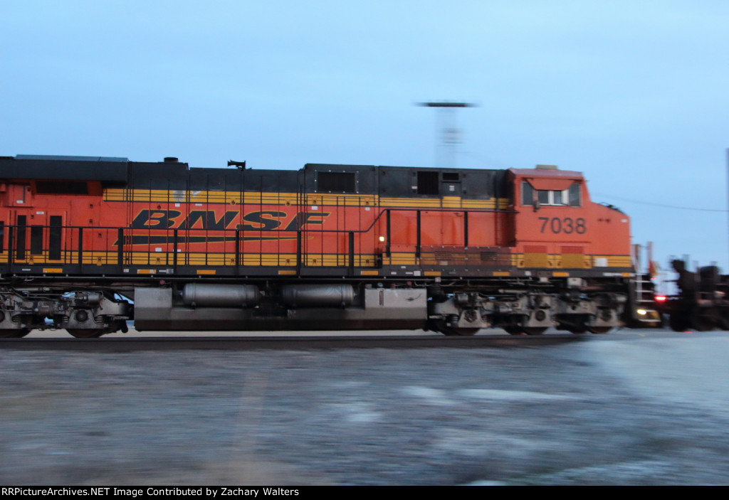 BNSF 7038